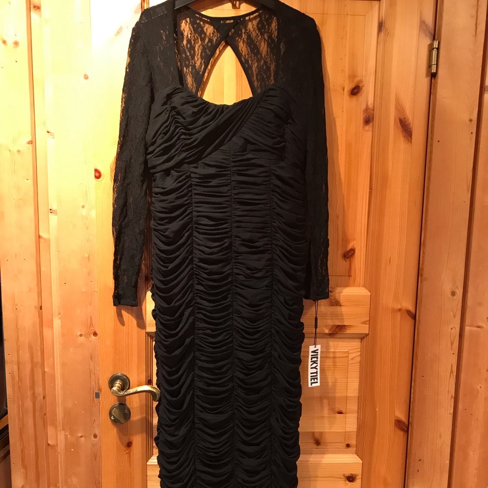 Black Vicky Tiel full-length gown